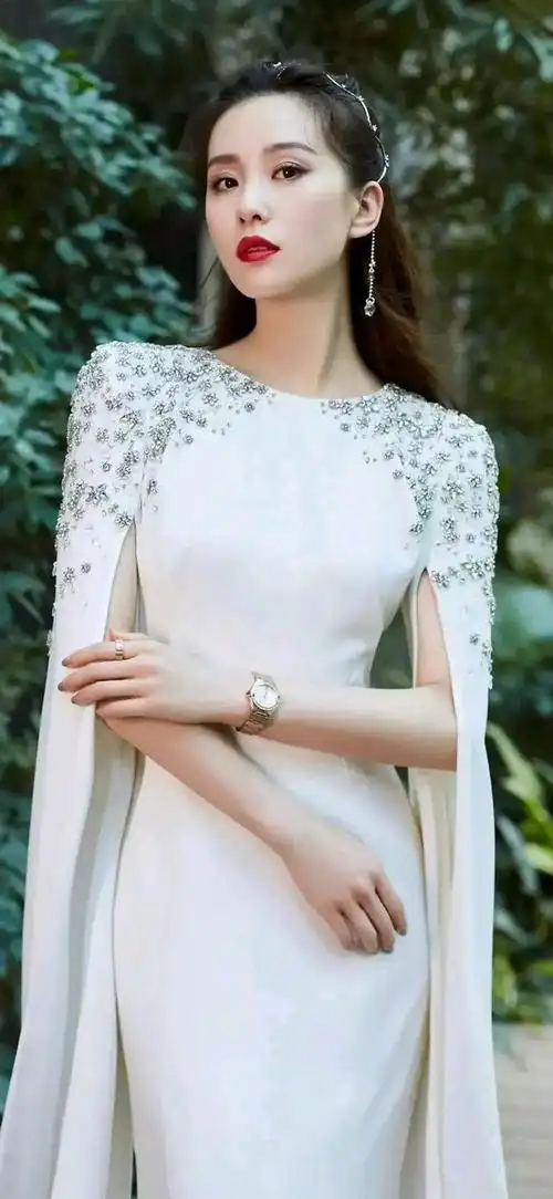 刘诗诗写真壁纸,好多款礼服,每一张图片都好美