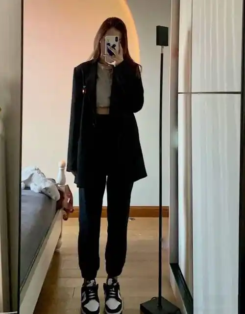 西装卫裤2021年春天最in混搭时髦显瘦又显气质