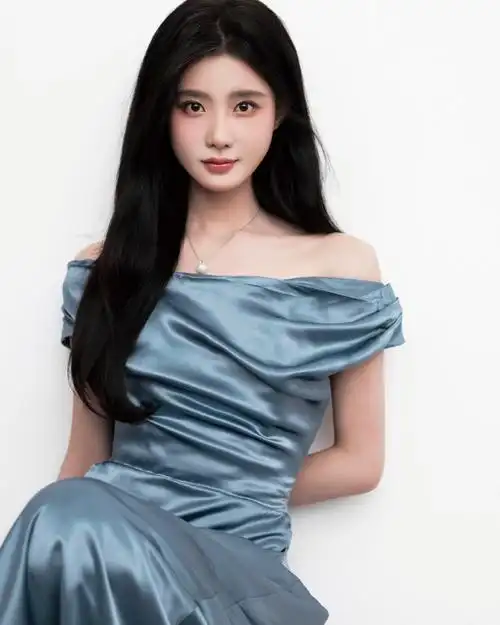 歌手,唱作人@陈意涵estelle今日《百分百歌手》舞台,正在播出78