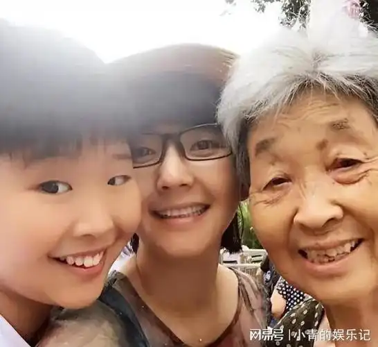 央视主持人方琼, 少年丧父, 闪婚嫁大8岁副台长, 49岁仍宛如少女