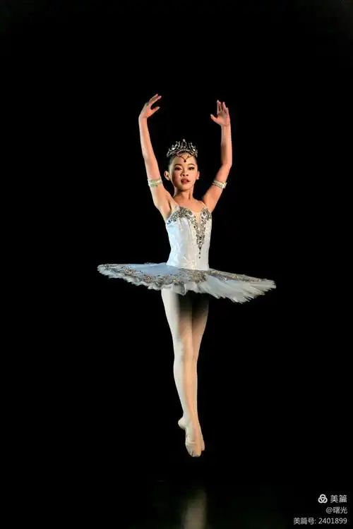 在宁波大剧院记录了:专业丽芭蕾舞蹈室——学员们专场演出的舞姿