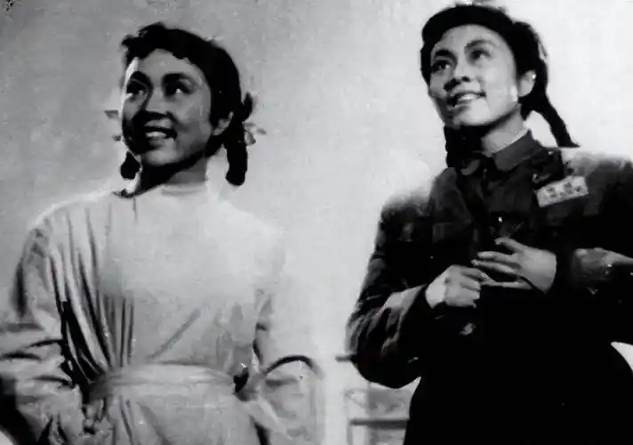 被称为最帅男演员,妻子精神失常,儿子撮合再婚,竟活成了这样!