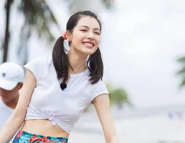 抛弃李现,手撕baby,立志做天后的钟楚曦,如今为啥沦为一个笑话