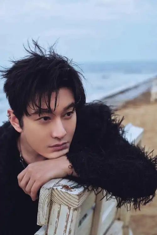 黄晓明超话年年有风,风吹年年,2023年即将落幕,新的一年定是温暖如初.