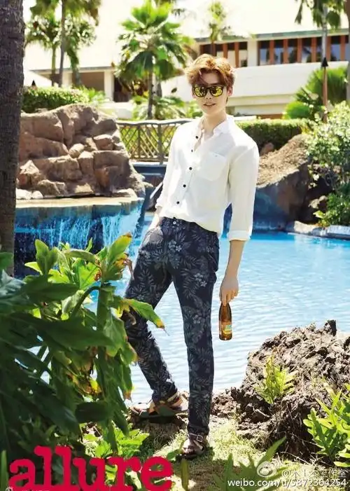 李钟硕 | 漫画世界走出来的男主角,献上我的膝盖