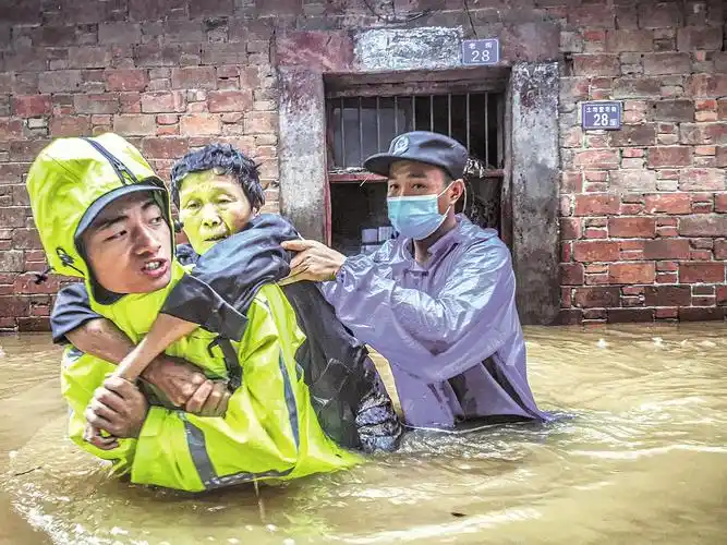 2020感动瞬间:每一个瞬间迸发的都是光芒和力量