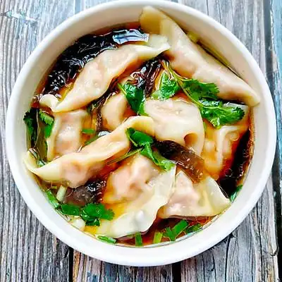 饺子煮几分钟(冬至快到了,饺子吃起来～鲜美好吃的清汤水饺)