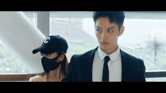 内娱西装打戏天花板#曹佑宁西装 打戏,在我的xp反复横跳,真的太帅了