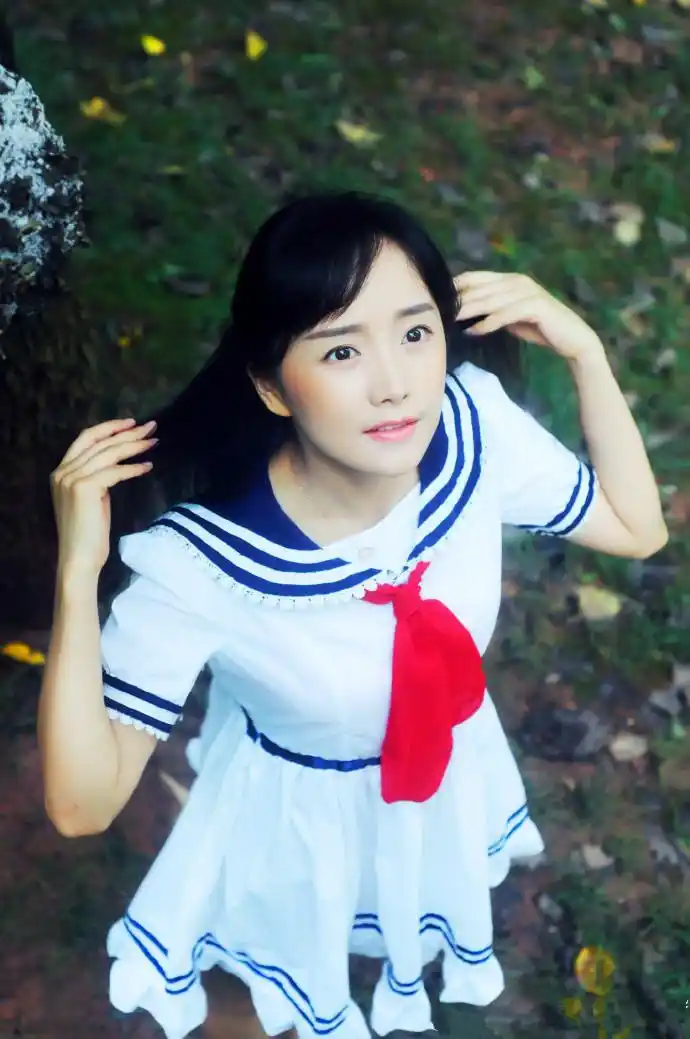 黄安仪饰-凌美雪,在电视里凌美雪可是个学霸,经常帮助学渣的姐姐,现在