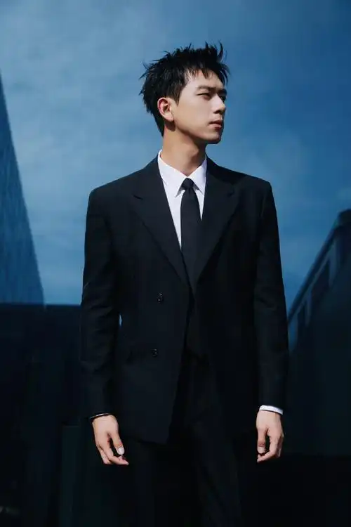 李现米兰时装周##李现米兰男装周