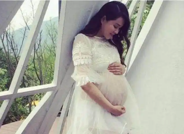 怀孕中的相片还是伊能静最美!杨颖的孕期