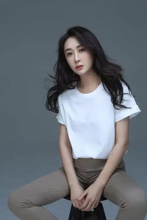 1985年1月30日出生于辽宁省沈阳市铁西区,中国内地女演员, a target="