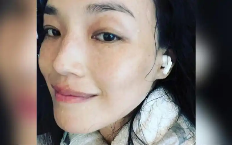 舒淇晒无修图全素颜照 皮肤紧致无皱纹状态超好