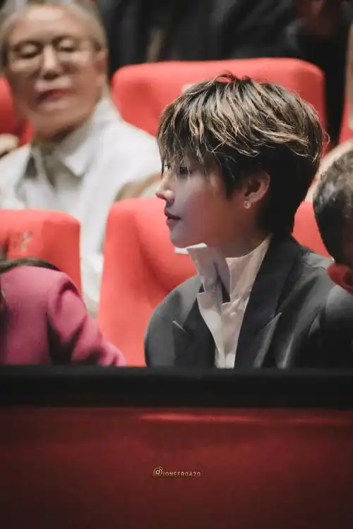 迪奥品牌大使刘雨昕