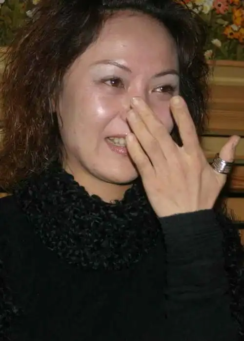 对于上诉与否,王纳文明确表示不会继续上诉,会靠自己的努力抚养孩子