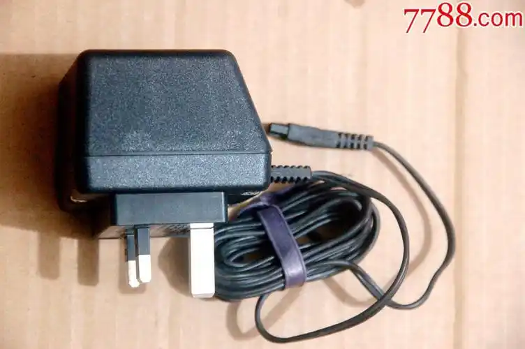 老式手机电池充电器