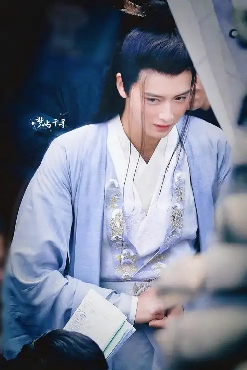 陈宥维超话96#陈宥维星途璀璨##陈宥维虎鹤妖师录#深夜适宜欣赏古装