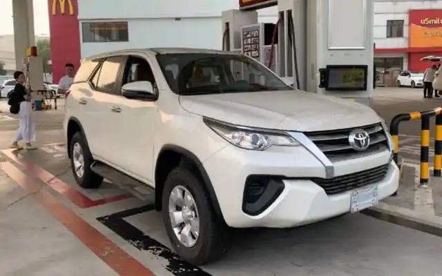 2020款丰田奔跑者提车!落地价与途观看齐,配普拉多动力 四驱