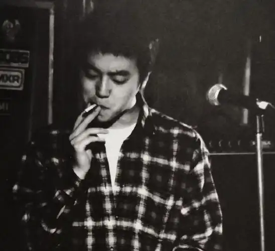 昔日离婚细节流出窦唯主动透露第三者王菲爆哭后仍选择结婚