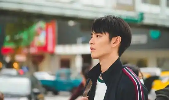 他在逆光中告白曹佑宁棒球运动员转型演霸道男友惊艳全场