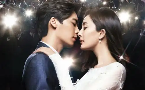 杨幂公布恢复单身_杨幂与李易峰之间又有话题了