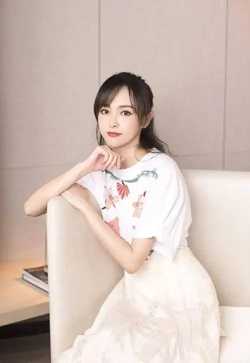 1个月仅有2个行程,38岁就过上退休生活的唐嫣,引发多少人的羡慕_家庭