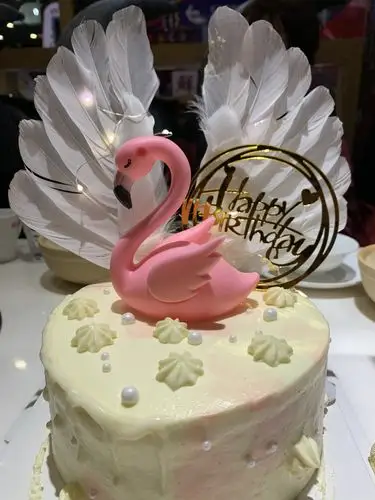 然后这个是姐姐的生日蛋糕,然没有陪着姐姐过生日,但是没关系啦,遗憾