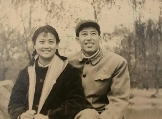 傅明文兴宇一天3包烟65岁患肺癌如今已经去世14年