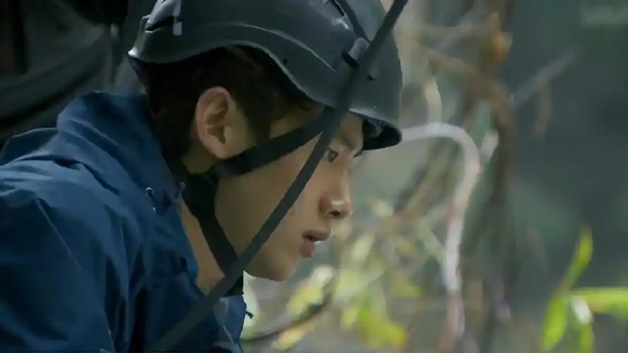 白敬亭不甘失败再次挑战单绳过河结果却不尽人意丨跟贝尔冒险