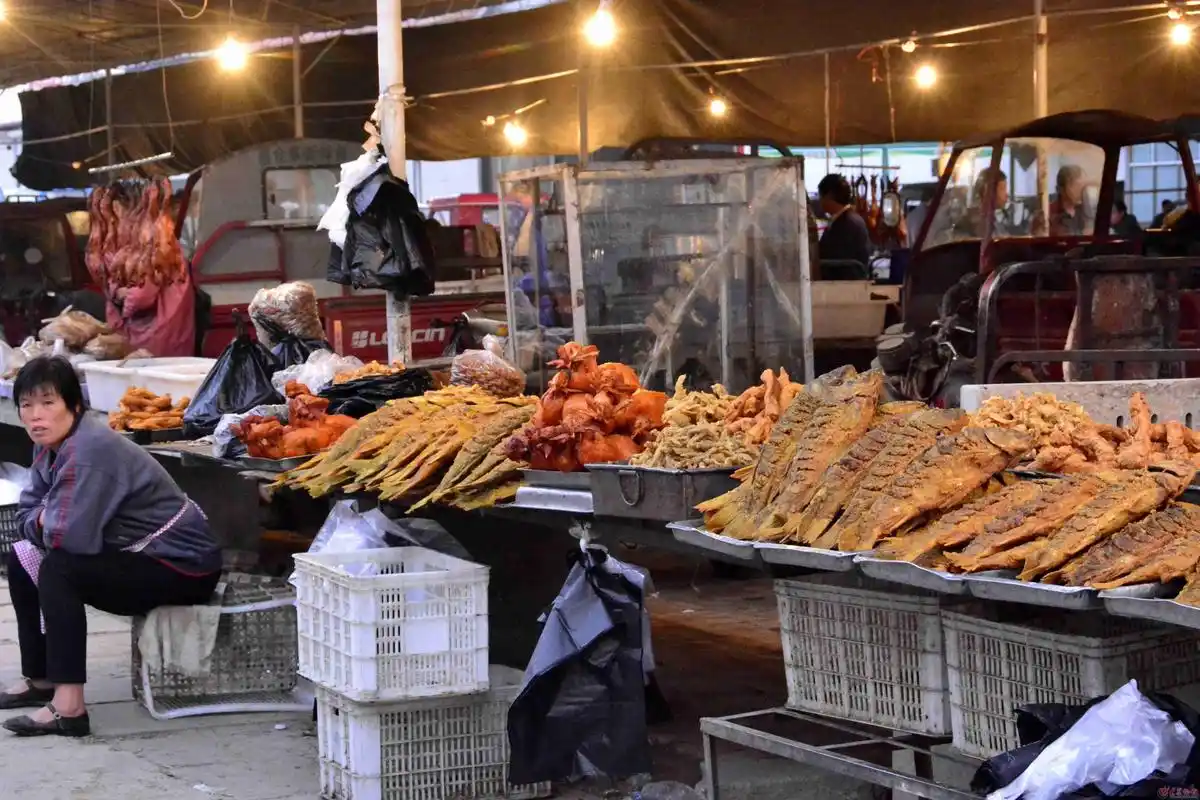 菜市场潜规则行家从不买店家绝不吃只有你乐呵呵买回家