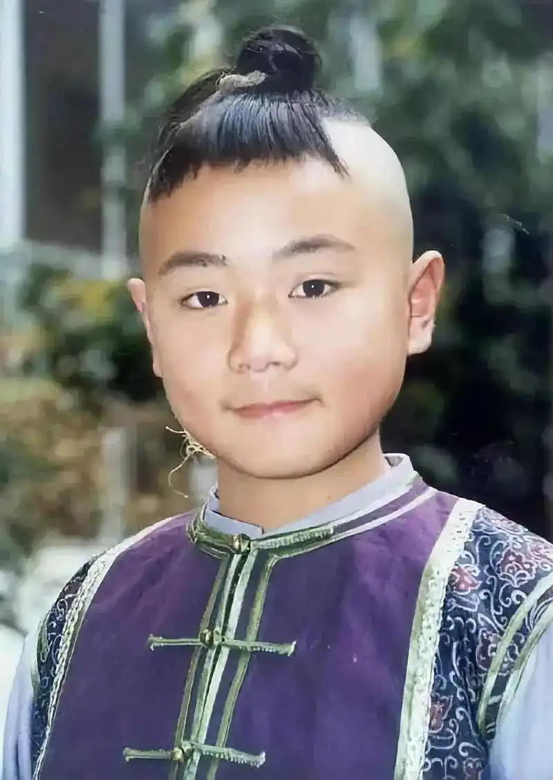 男方晒光头造型感慨:新的开始从头开始!这是传说中的正能量分手?