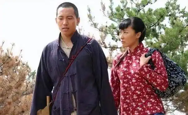 回顾谷智鑫:拍戏坠马瘫痪,怀孕女友照顾他8年,如今怎样