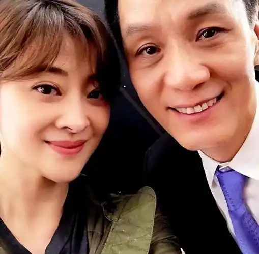 回顾梅婷与京圈大佬叶大鹰传绯闻36岁二婚和老公恩爱至今
