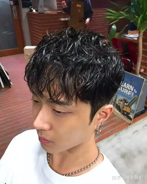 亚洲男士鬓角怎么修理好看