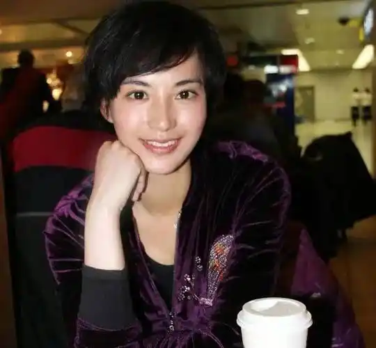 莫小棋:大学有喜生子,预言贾乃亮婚姻,小波花600万追她_上海_预测