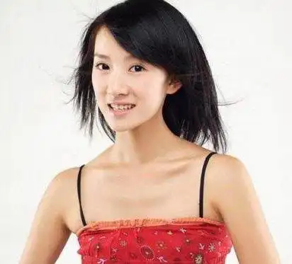 她曾出演过红楼梦中的《贾宝玉》以及《玉蜻蜓》中的沈贵升.