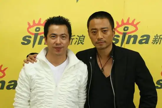 图文:王中磊张涵予做客--兄弟二人开心合影