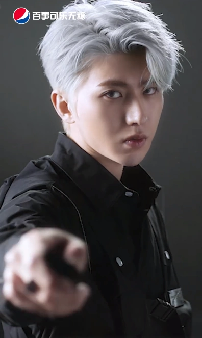 新鲜会动的银发坤坤帅气来袭!百事可乐广告大片公开