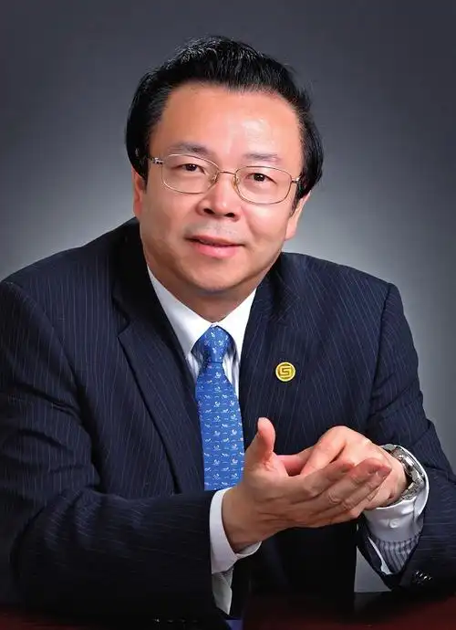 赖小民,人生伴随企业"华丽转型"