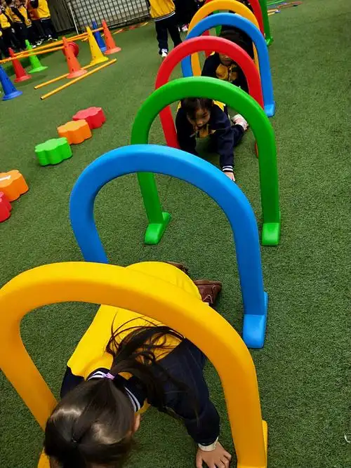 新蕾幼儿园户外体育活动的开展和探究