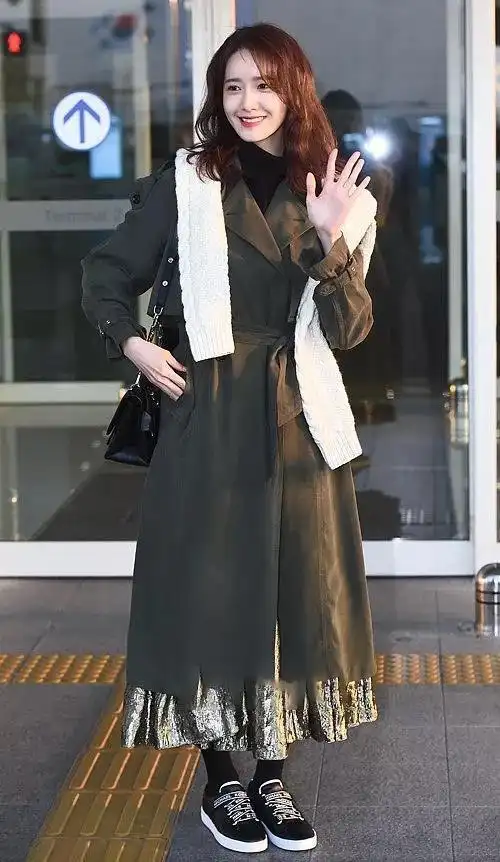 大衣穿出稚嫩感,甜美风格更好看|风衣|毛衣|林允儿|牛仔外套_网易订阅