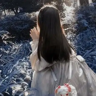 快手最火女生头像伤感装作万事顺遂的模样