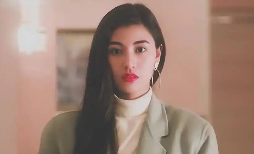 李嘉欣真人远比平面照片中的美.