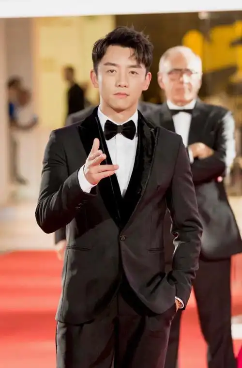 35岁湖南卫视女主播被传怀孕这么说!订婚后被指勾引袁弘把郑恺当备胎