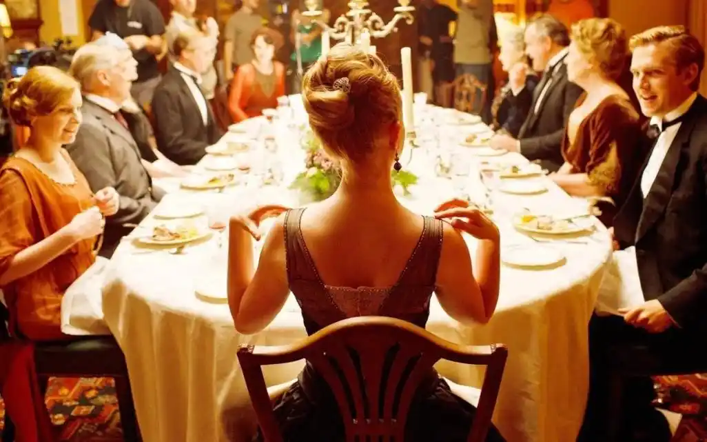 大多数人不了解的英国贵族餐桌礼仪!