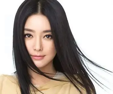 脸上有3个特点的女生,不适合留中分!