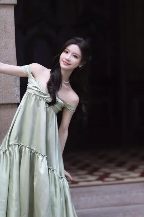 芭莎美妆大奖##陈意涵森系油画感造型##陈意涵好像童话里的公主