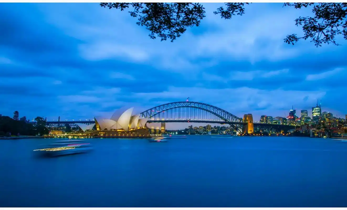 夜晚,大海边,听一曲舒缓的音乐…一组长曝光海景照片.分别摄于 - 抖音