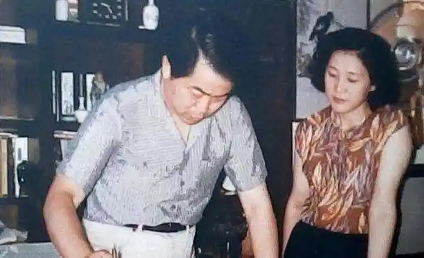 "爱河",而范曾也给张桂云起了另一个爱称"楠莉"须遵德万万不会想得到