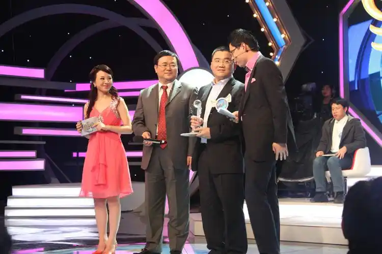 是国际关系学的在读硕士,赖丹丹现在的职业是主持人,作为中日贸易交流